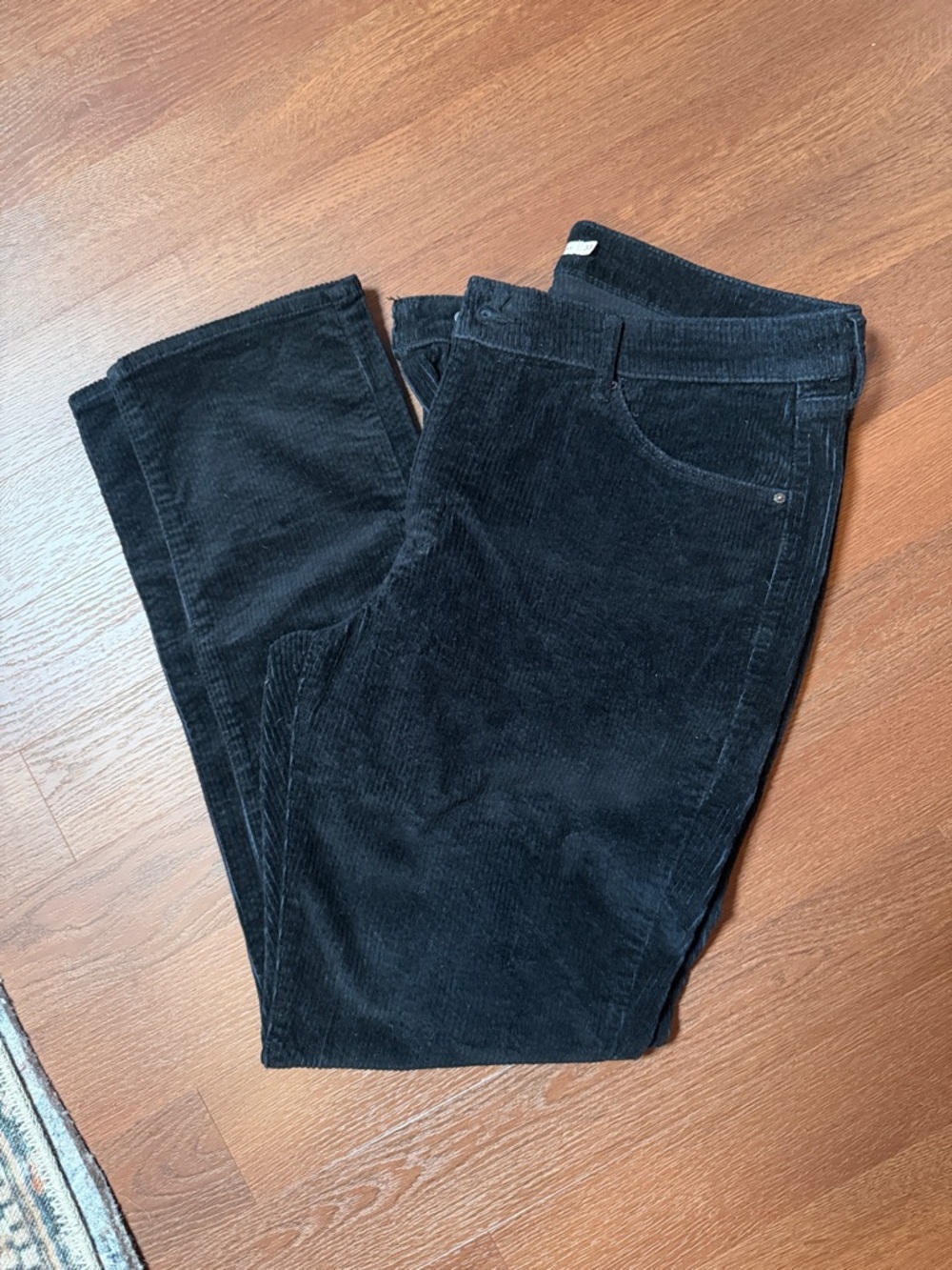 Levi’s Classic Mid rise skinny corduroy sz 33